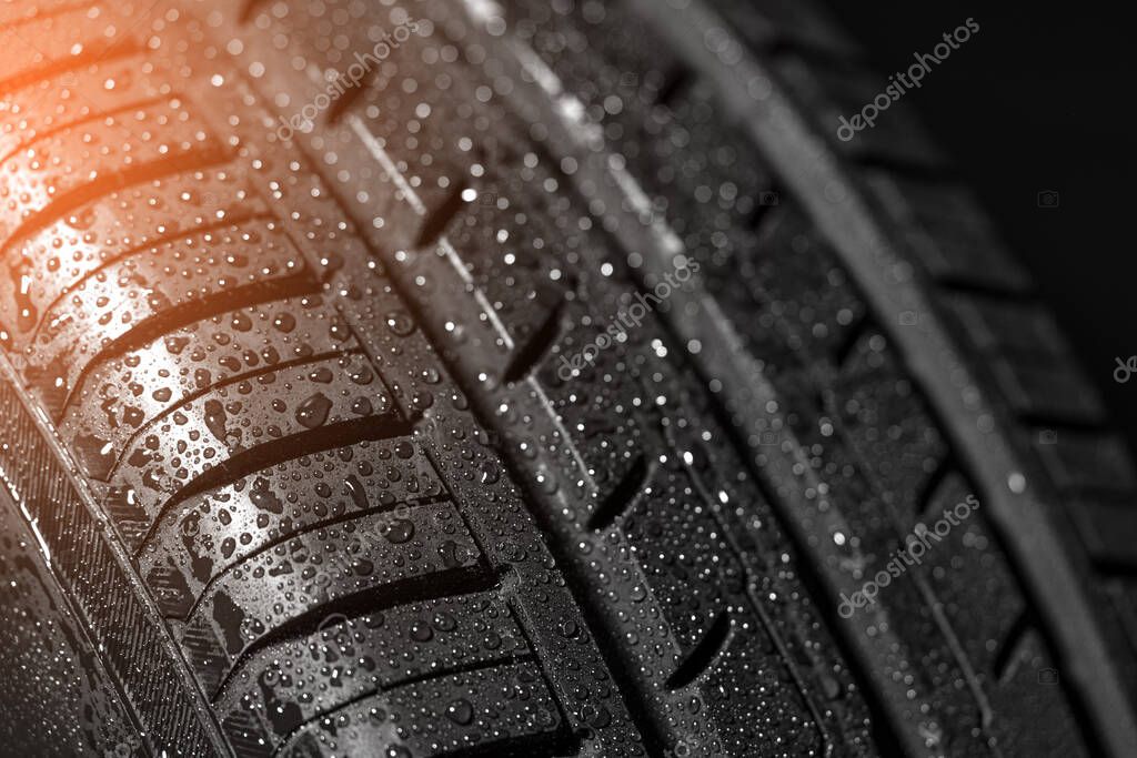 Sommerreifen 205 55 R16 auf Felge montiert